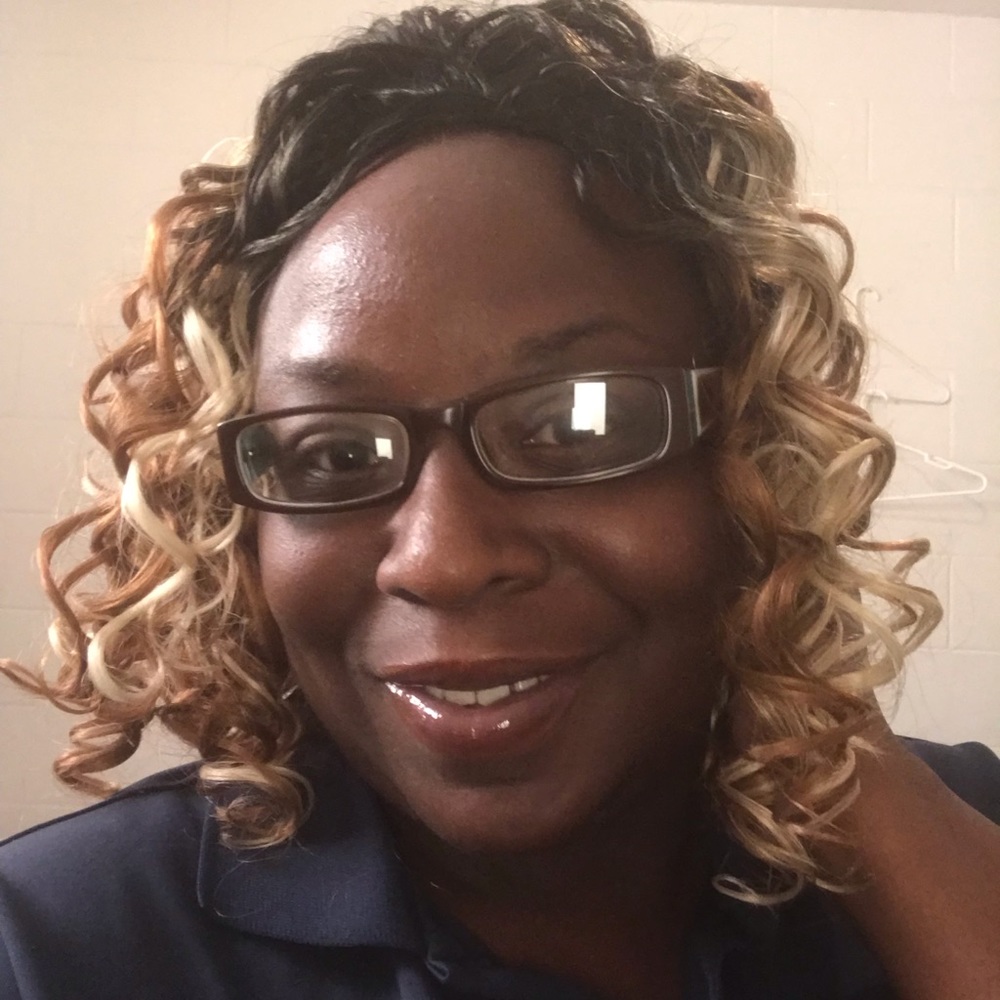 Meet your Posher, Gloria